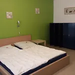 Jugendgästehaus Lichterfelde Juli * Berlin
